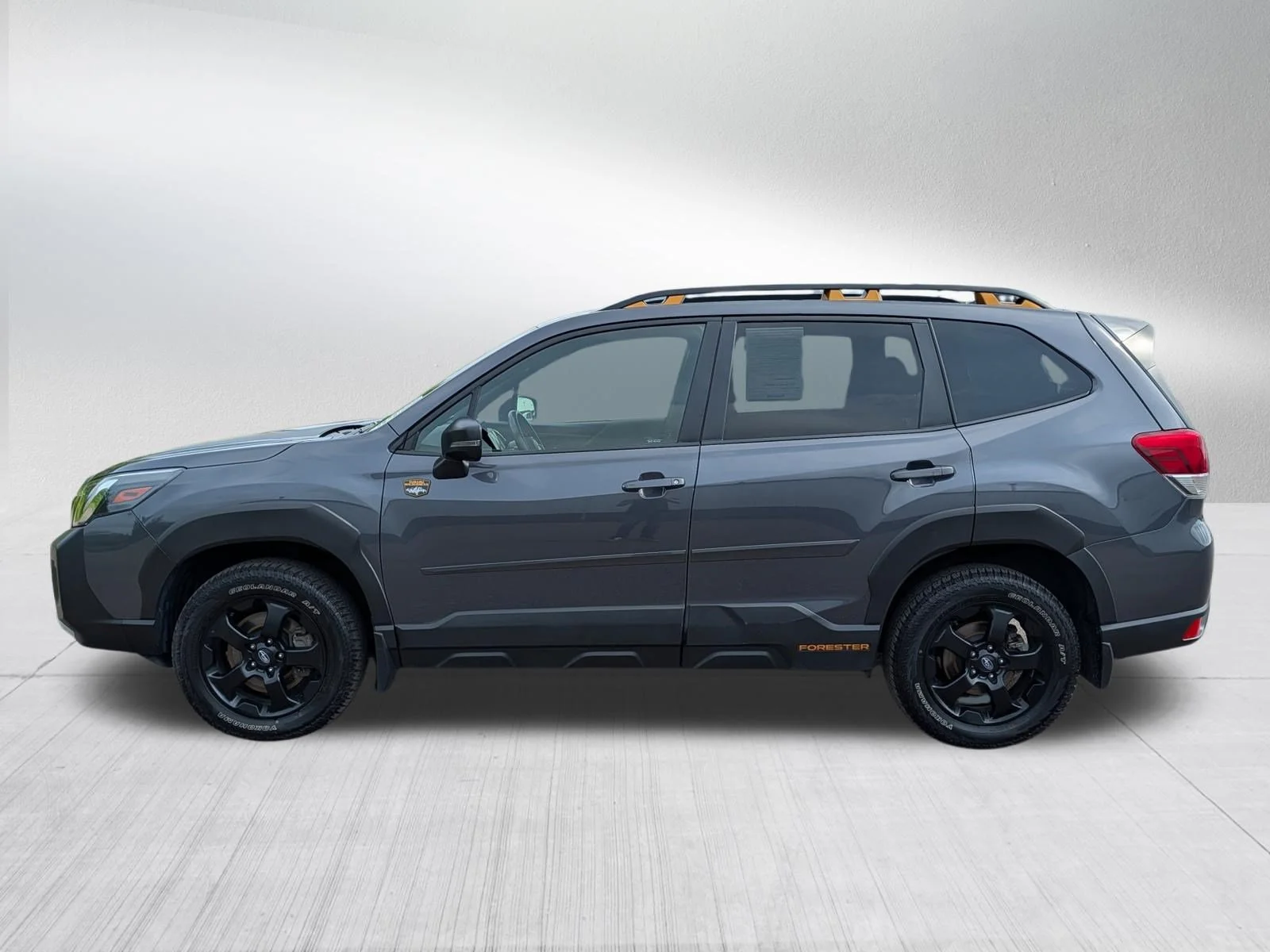 Used 2024 Magnetite Gray Metallic Subaru Wilderness image 4