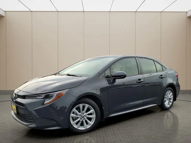 Used 2023  Toyota LE image 2