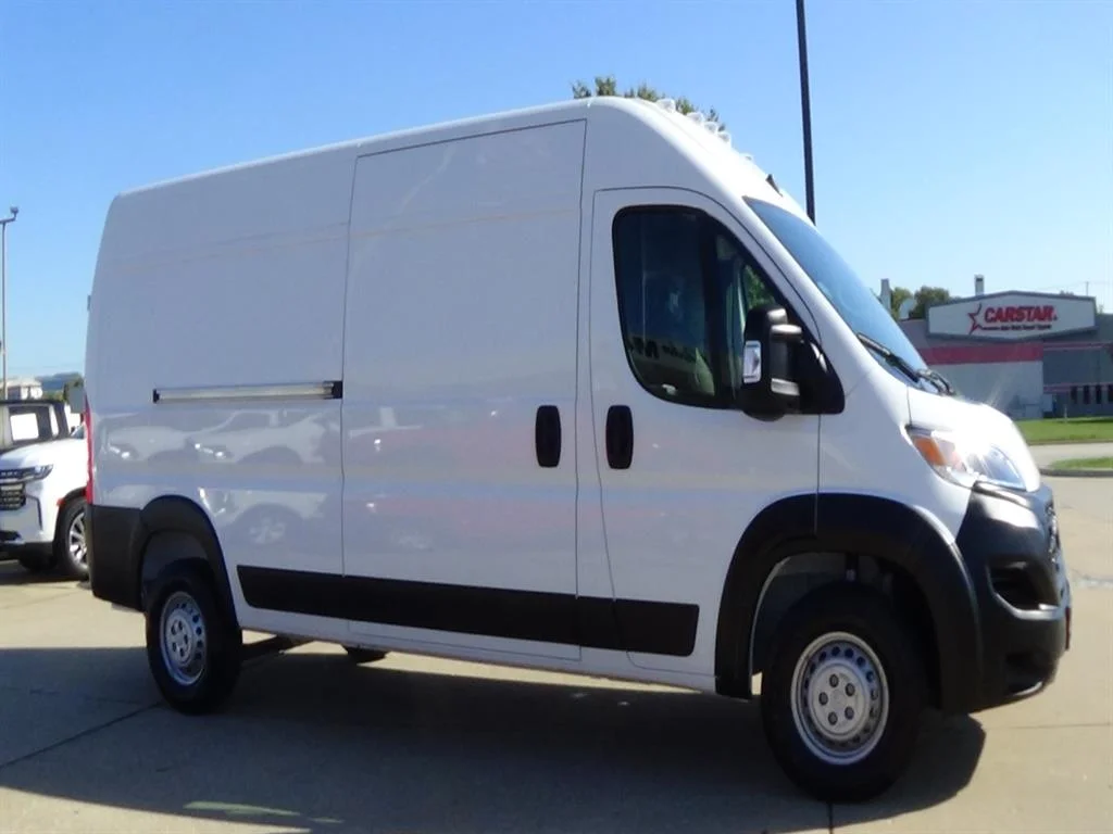 Used 2025 Bright White Clear Coat (pw7) RAM Tradesman 2500 image 5
