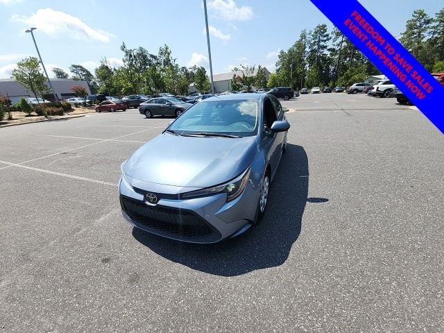 Used 2020 Blue Toyota LE image 5