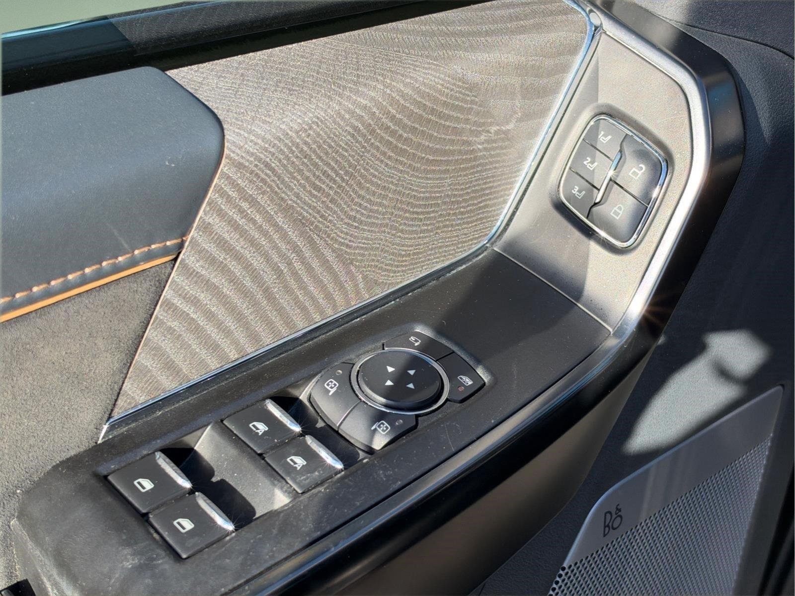 Used 2021 Carbonized Gray Metallic Ford Platinum image 22