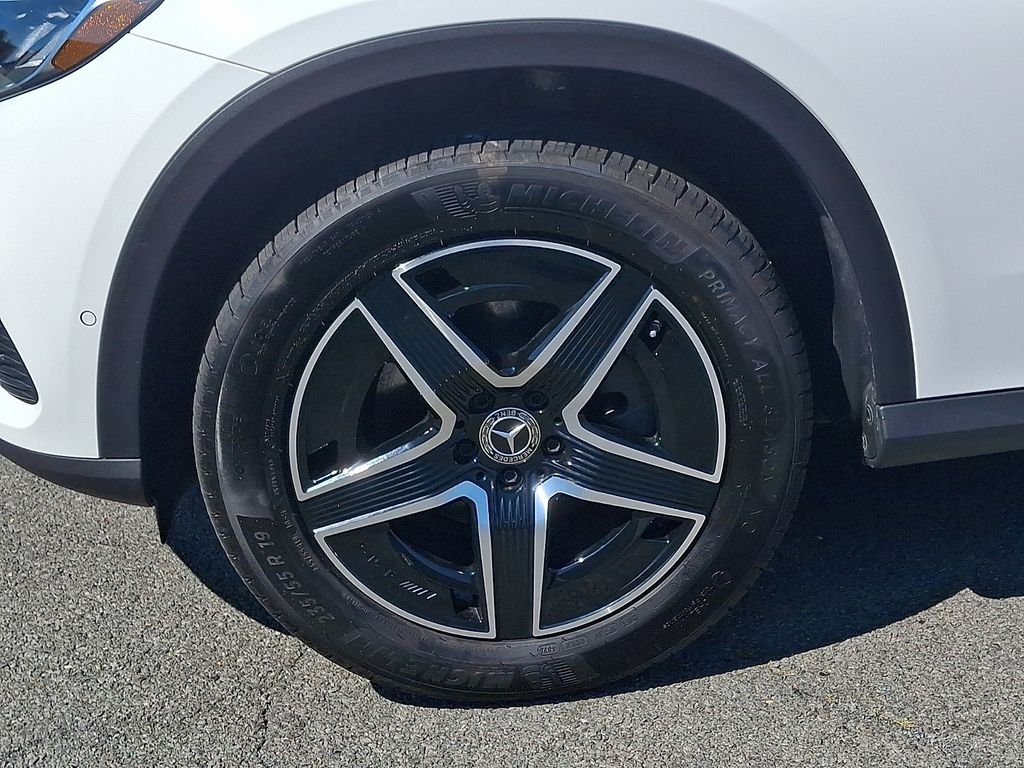 Certified Used 2026 Polar White Mercedes-Benz GLC 300 image 8