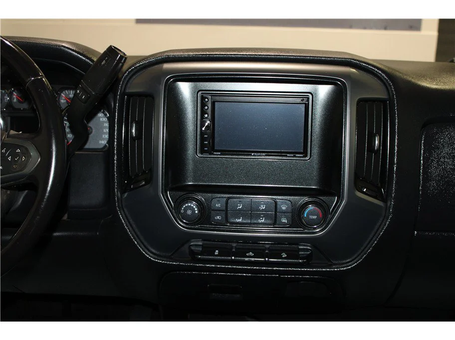 Used 2014 Silver Ice Metallic Chevrolet LT image 16