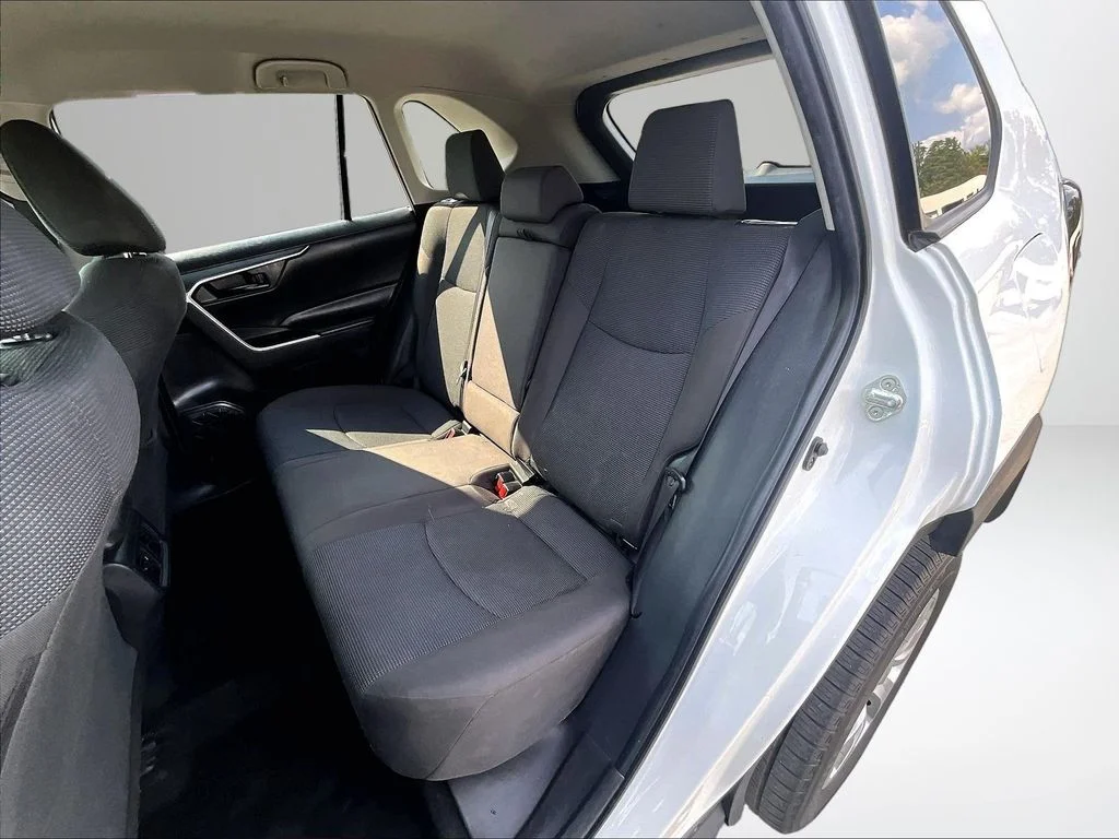 Used 2022 White Toyota LE image 27