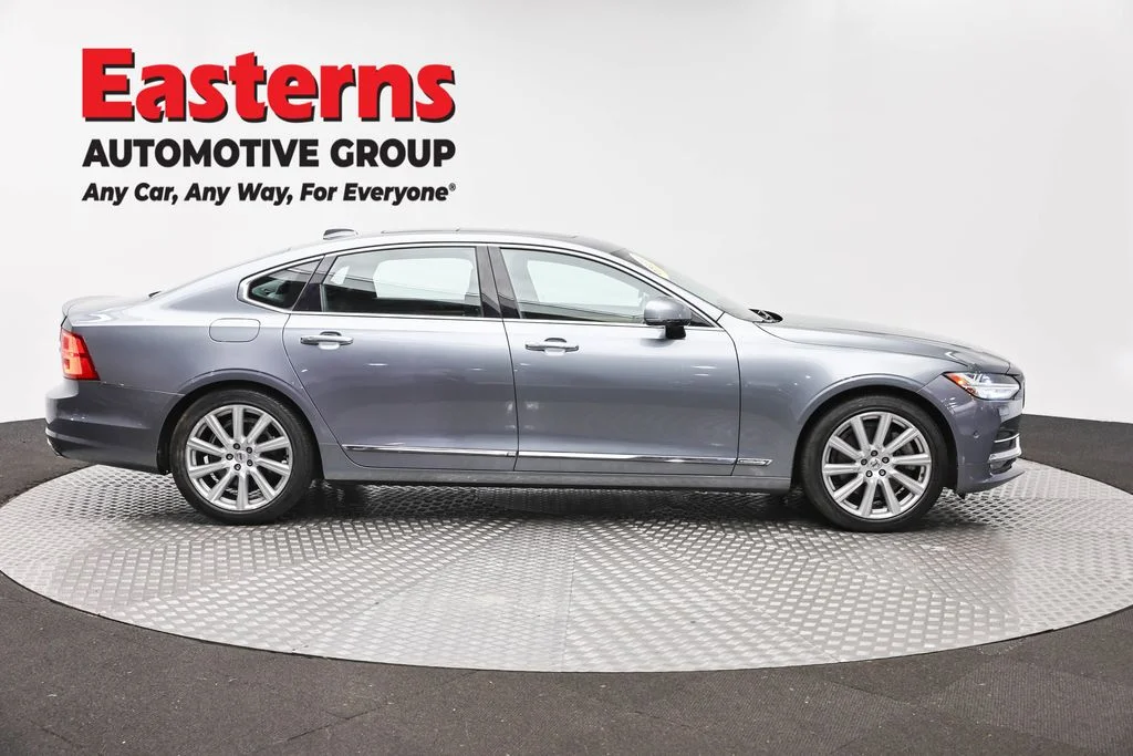 Used 2018 Gray Volvo T6 Inscription image 4