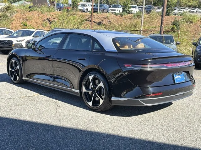 Used 2025 Black Lucid Touring image 11
