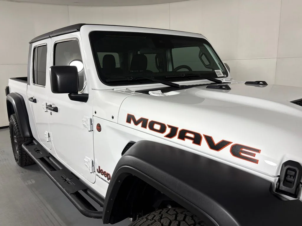 Used 2025 White Jeep Mojave image 12