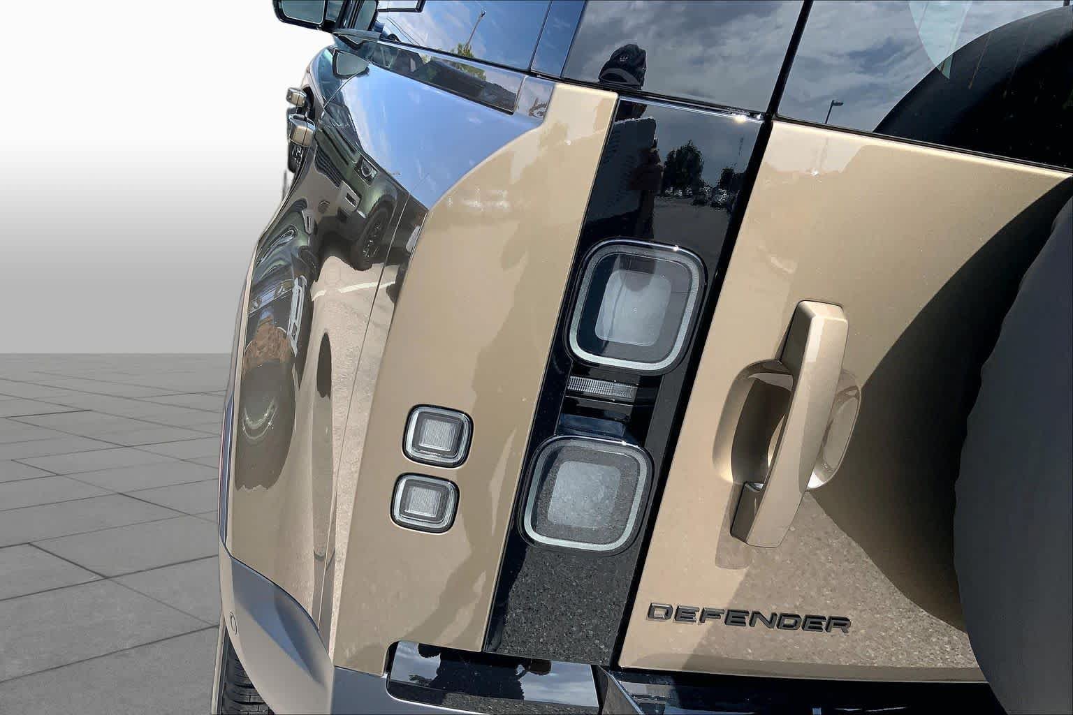 New 2026 Gondwana Stone Metallic Land Rover S image 14