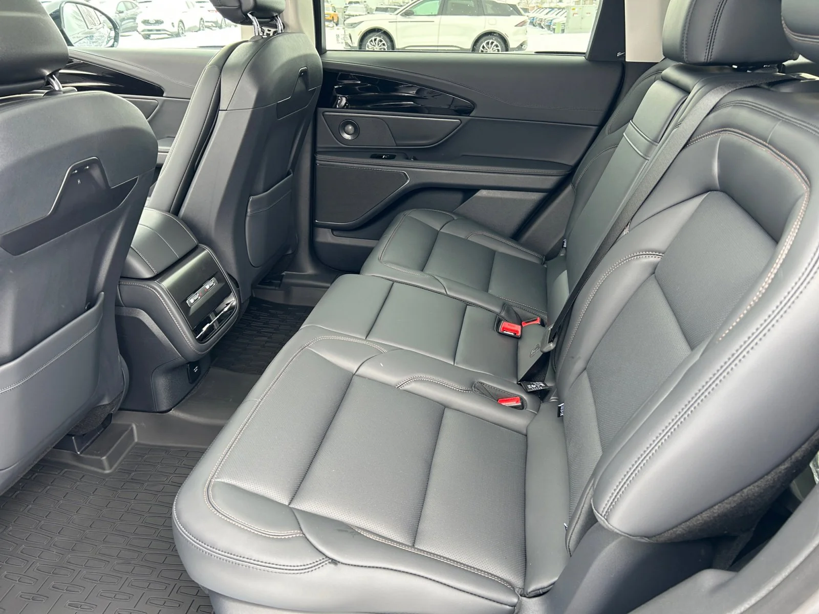New 2026 Whisper Blue Metallic Clearcoat Lincoln Premiere image 19