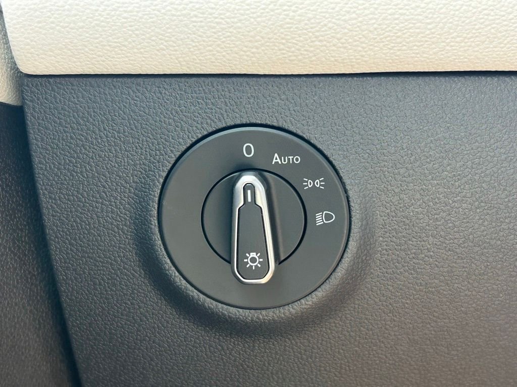 New 2026 White Volkswagen 1.5T SEL image 31