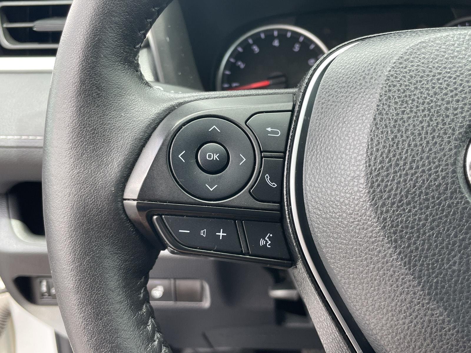 2022 Toyota RAV4 XLE - Photo 28
