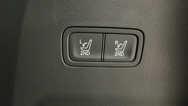 Used 2025 Serenity White Hyundai Limited image 30