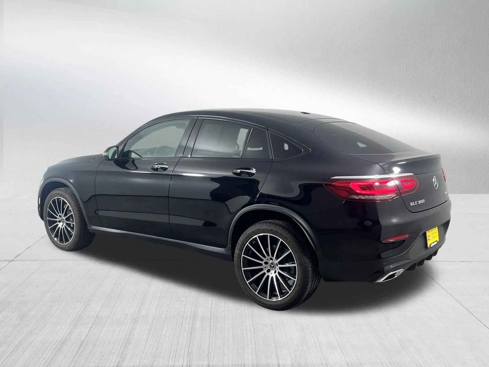 Used 2023 Obsidian Black Metallic Mercedes-Benz GLC 300 image 5