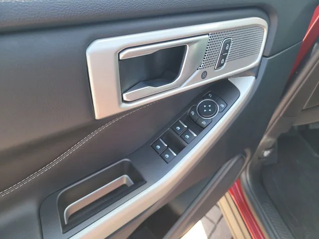 Used 2024 Red Ford XLT image 19