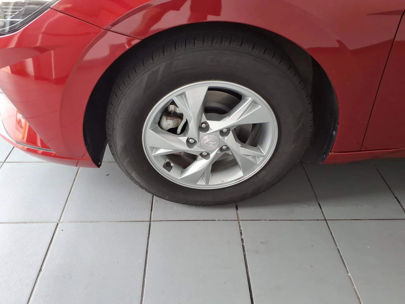 Used 2023 Scarlet Red Pearl Hyundai SE image 9