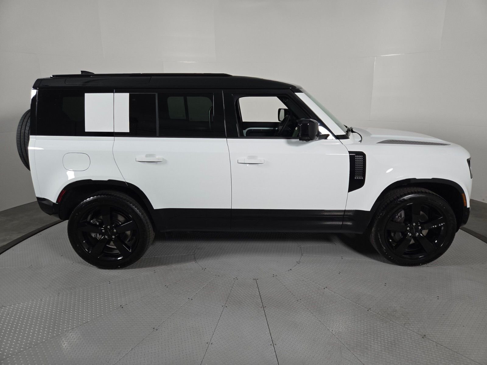 New 2026 Fuji White LAND ROVER X-Dynamic SE image 6