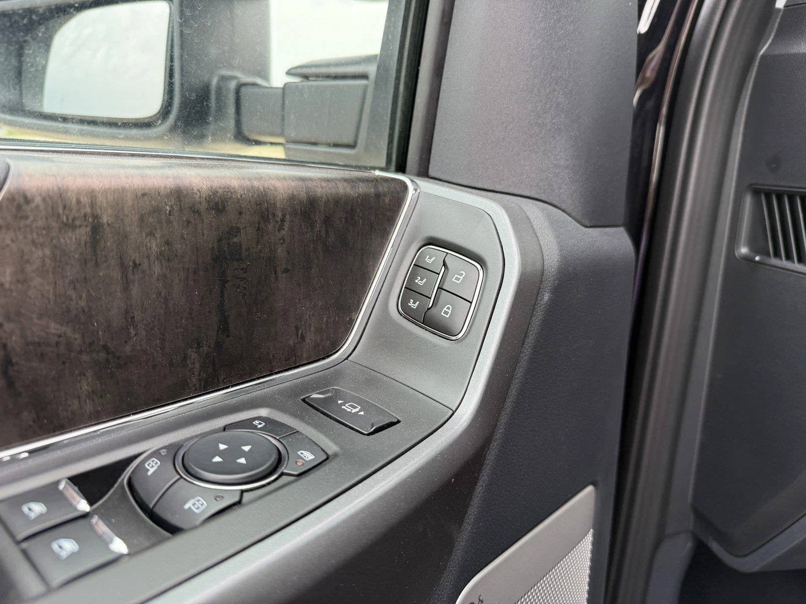 New 2026 Agate Black Metallic Ford F-350® Lariat® image 14