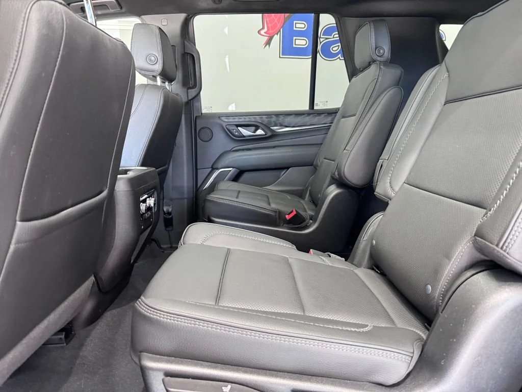 2023 GMC Yukon Denali - Photo 14