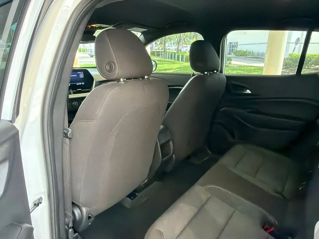 Used 2025 White Chevrolet 1RS image 35
