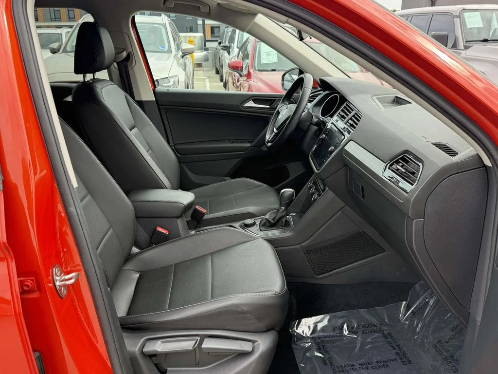 Used 2019 Orange Volkswagen 2.0T SE image 15