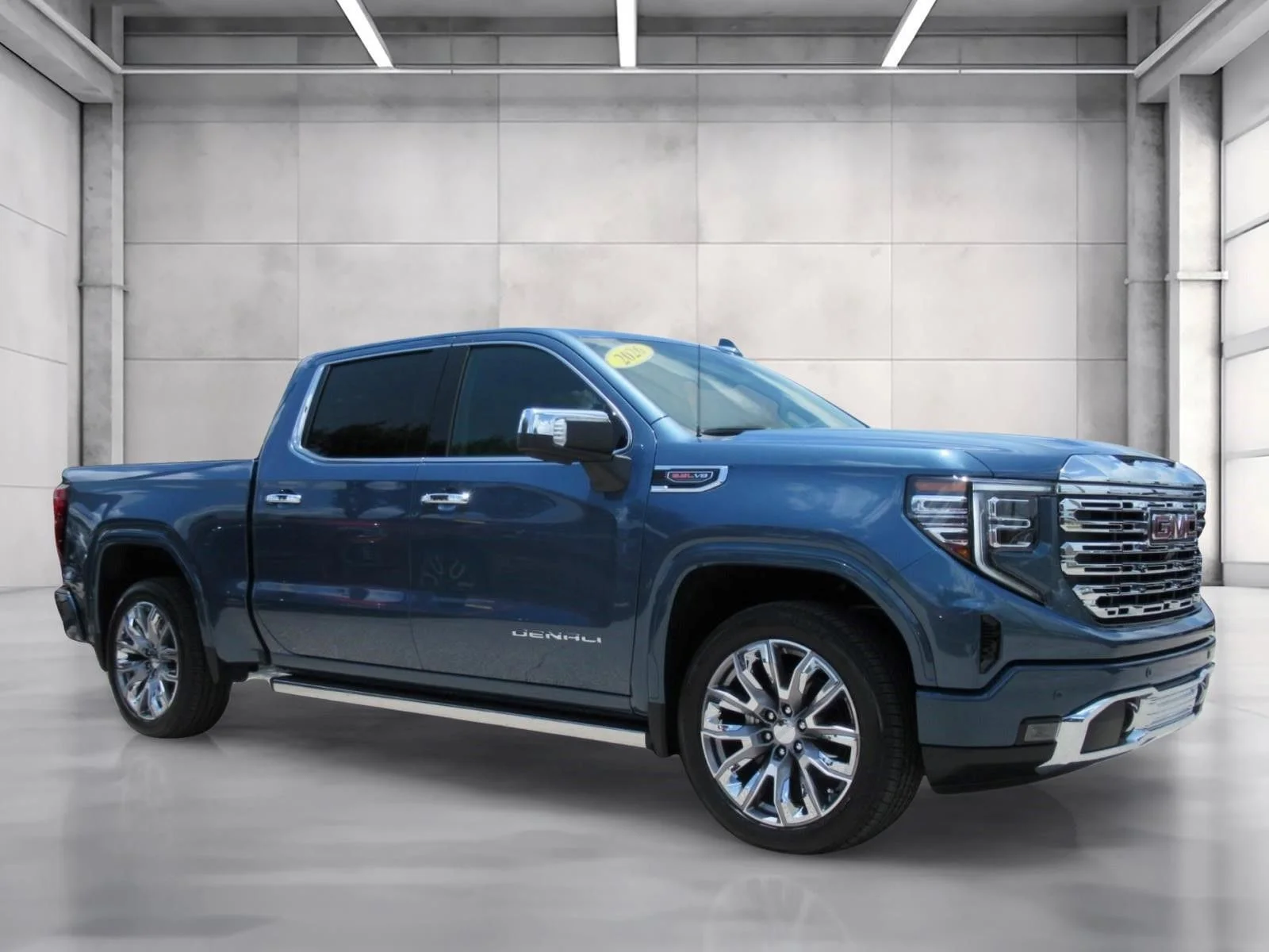 Used 2026  GMC Denali image 1