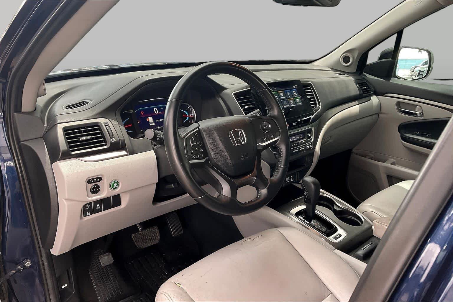 Used 2019 Obsidian Blue Pearl Honda EX-L image 30