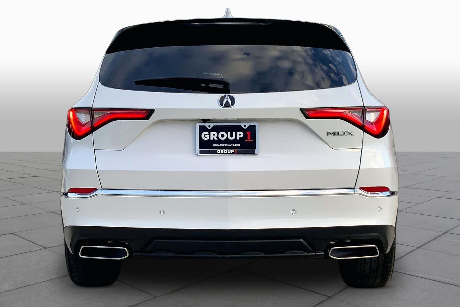 Used 2024 Platinum White Pearl Acura w/Technology Package image 5