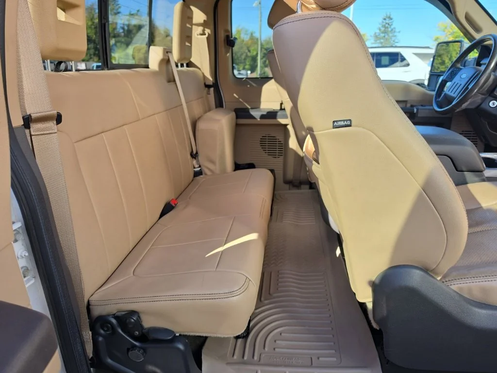 Used 2015 White Ford Lariat image 5