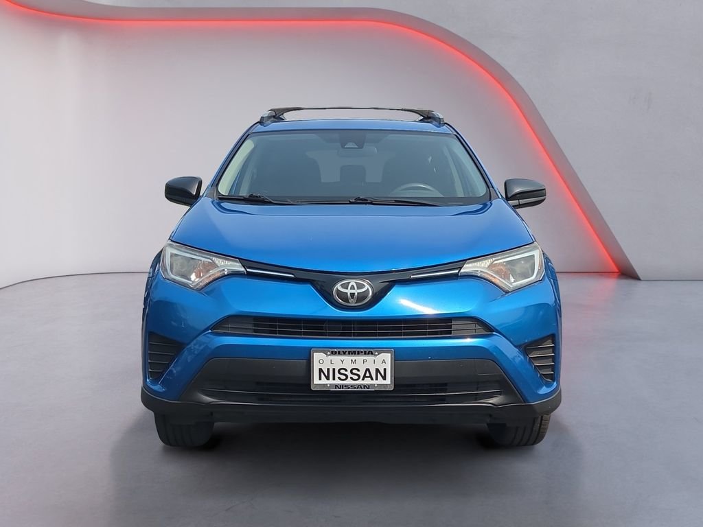 Used 2017  Toyota LE image 8
