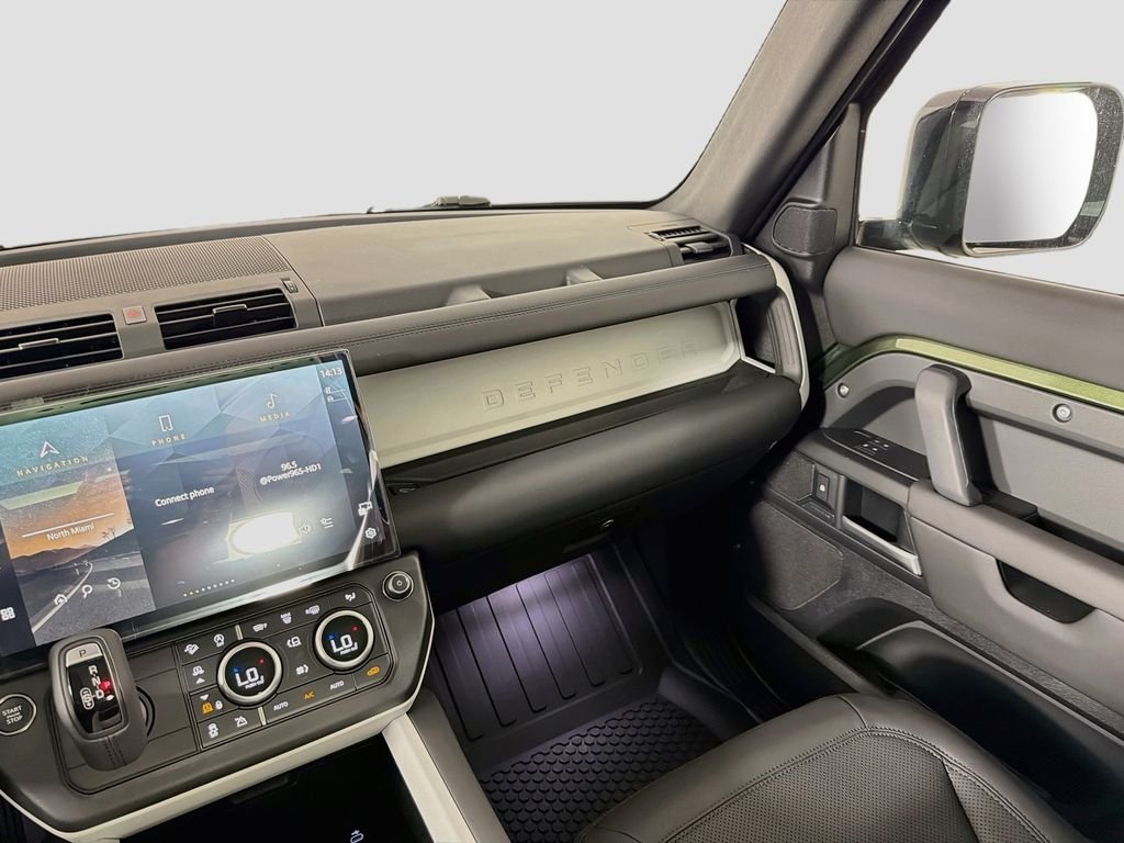New 2026 Woolstone Green Land Rover S image 24
