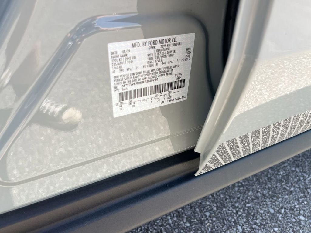 Used 2024 Green Ford Lariat image 30