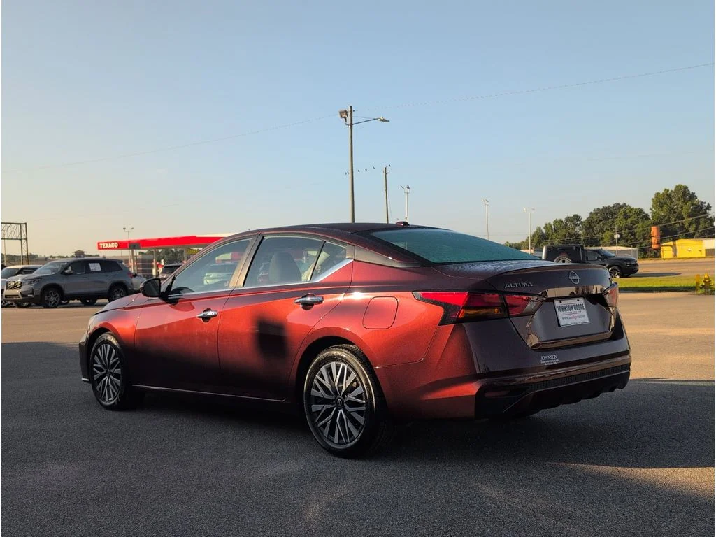 Used 2023 RED Nissan 2.5 SV Sedan image 3