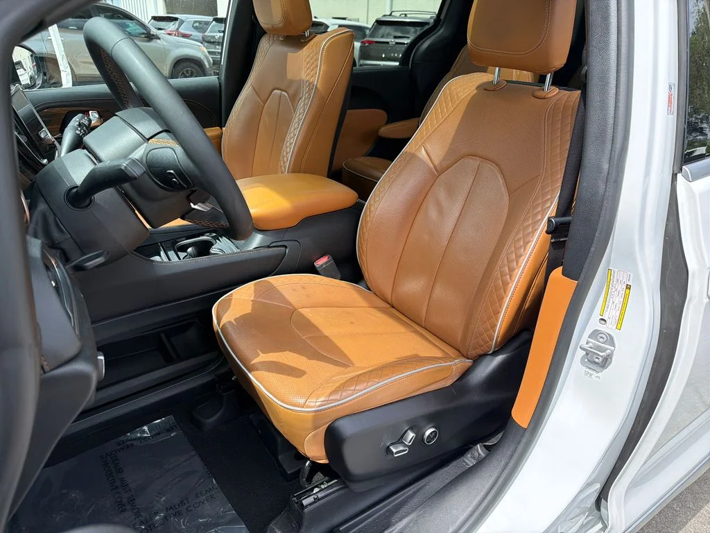 2023 Chrysler Pacifica Hybrid Pinnacle - Photo 32