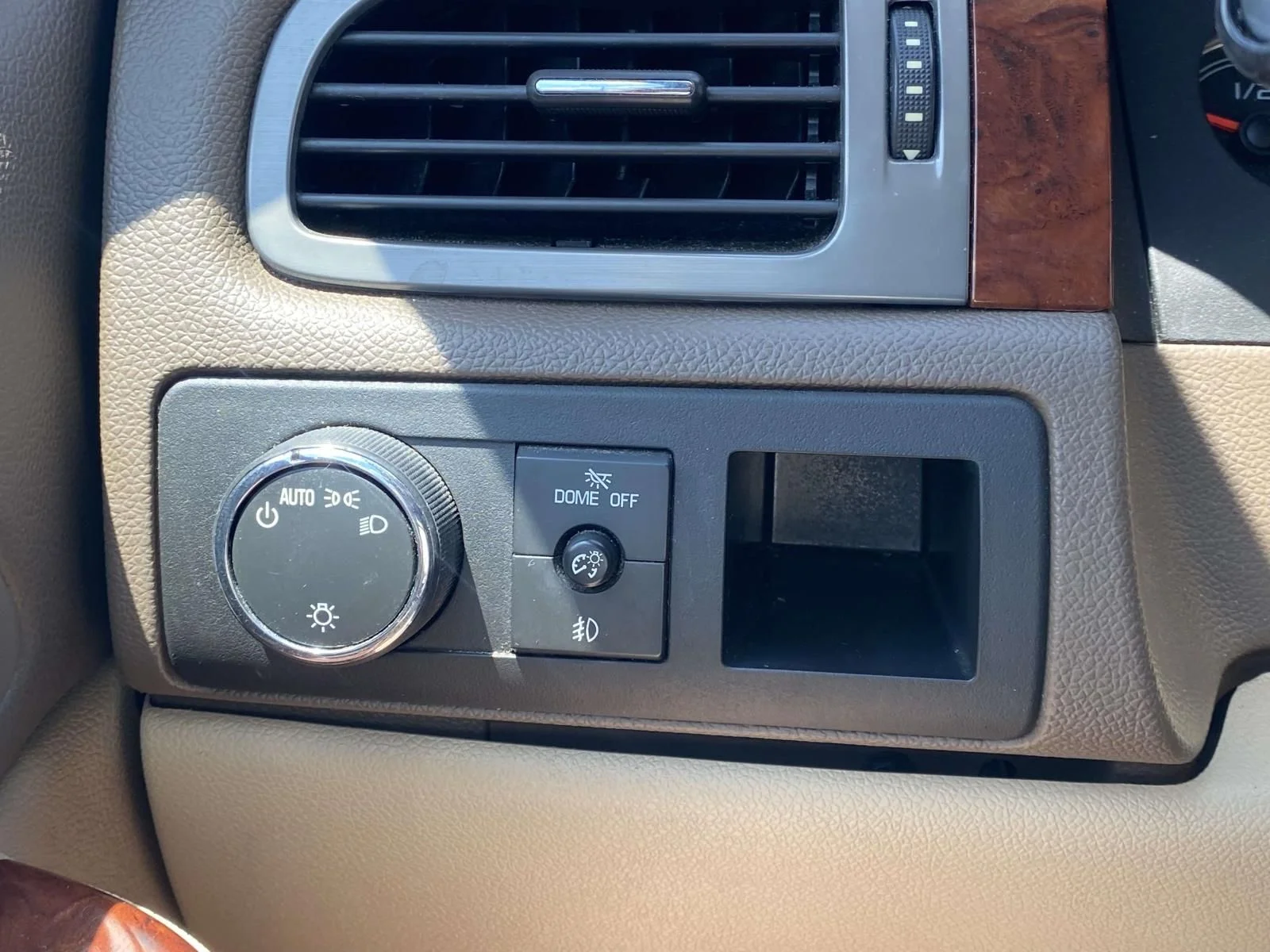 Used 2013 Gold GMC SLT 1500 image 27