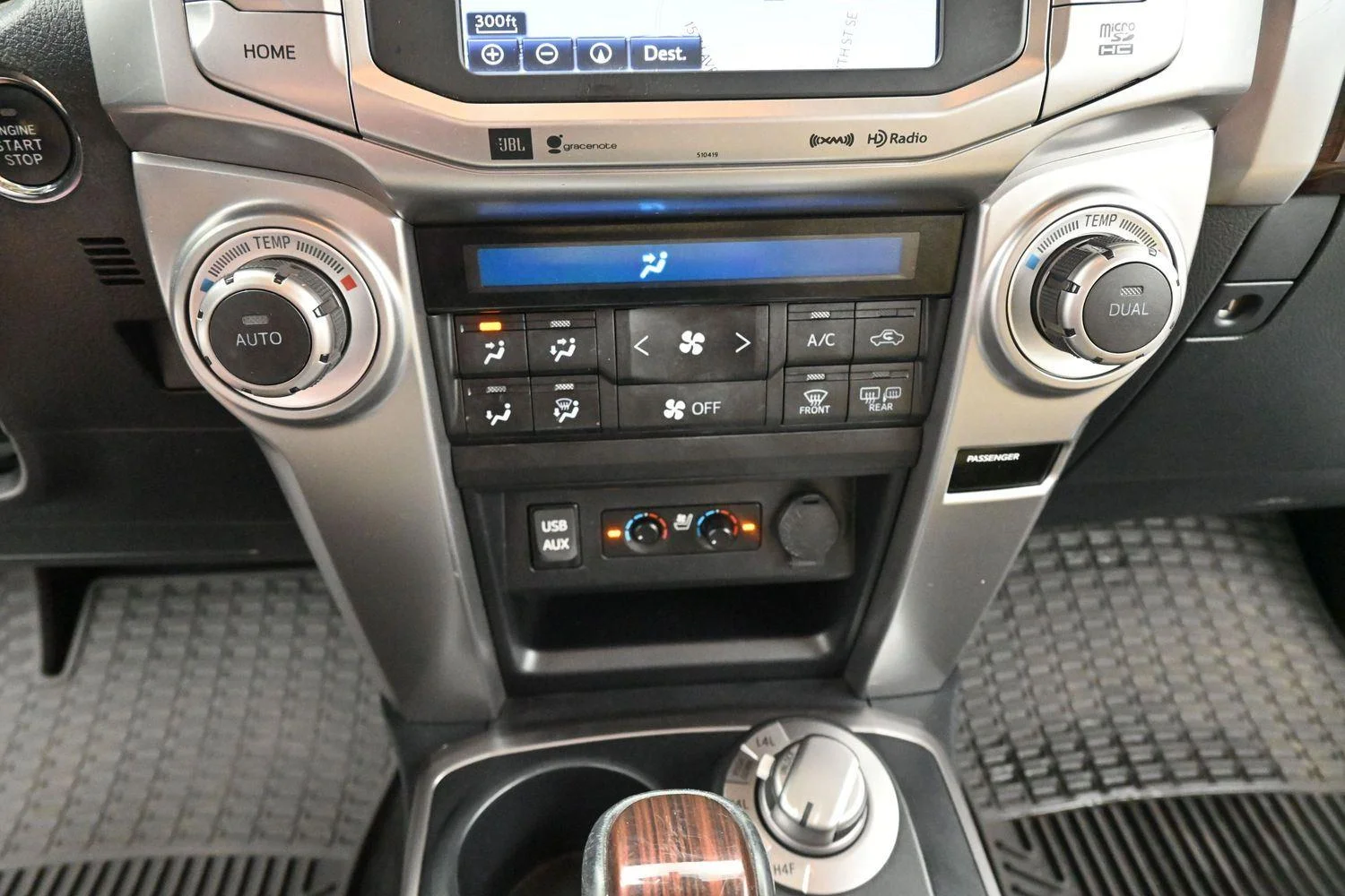 Used 2019 Blizzard Pearl Toyota Limited image 27