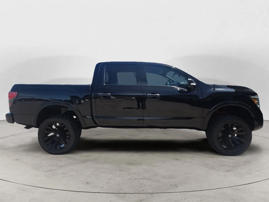 Used 2021 Black Nissan PRO-4X image 4