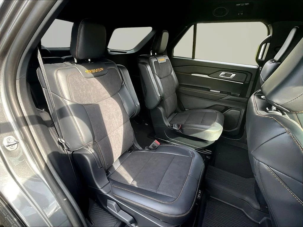 New 2026 Carbonized Gray Metallic Ford Tremor® image 9