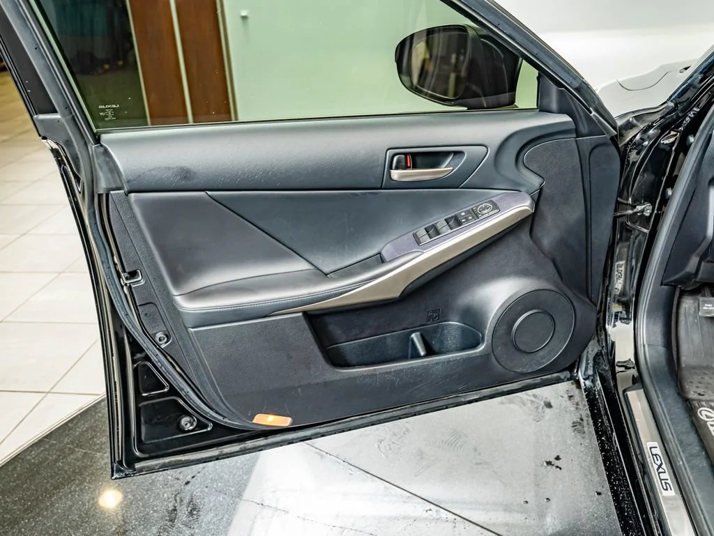 Used 2020 Obsidian Lexus 350 image 19