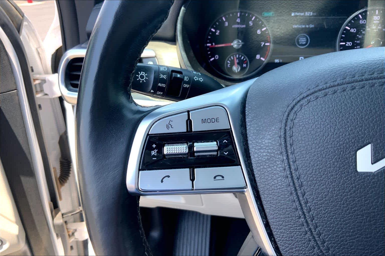 Used 2022 Glacial White Pearl Kia SX image 24