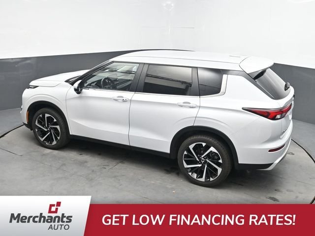 Used 2024 White Mitsubishi SE image 26