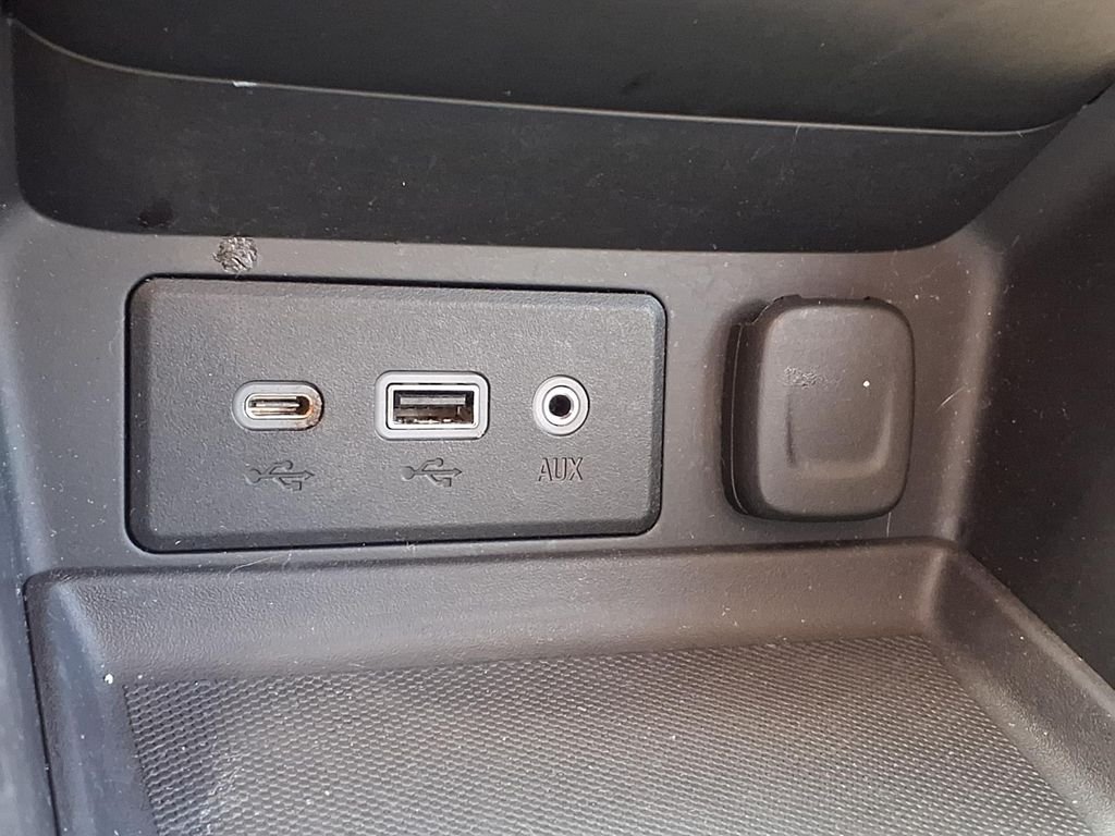 Used 2024 Black GMC SLE image 29
