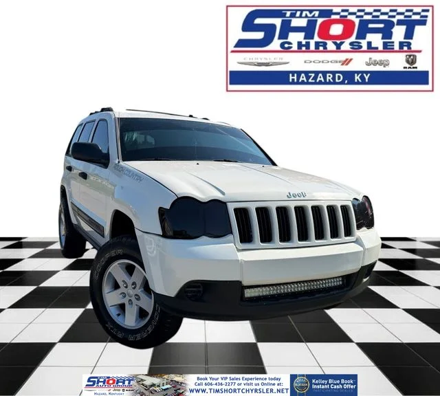 Used 2005 White Jeep Laredo image 1