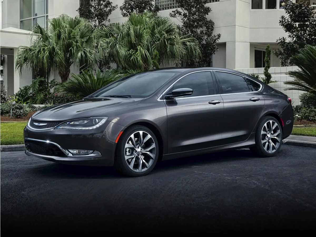 Used 2015 Billet Silver Metallic Chrysler Limited image 1