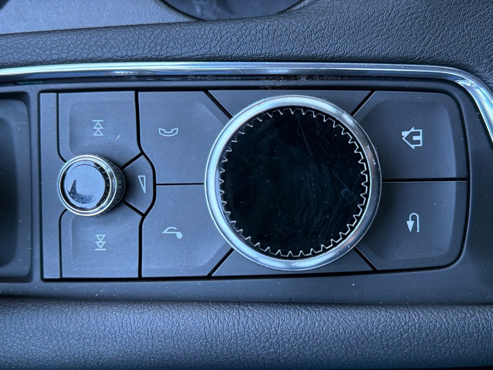 Used 2023 White Cadillac Luxury image 18