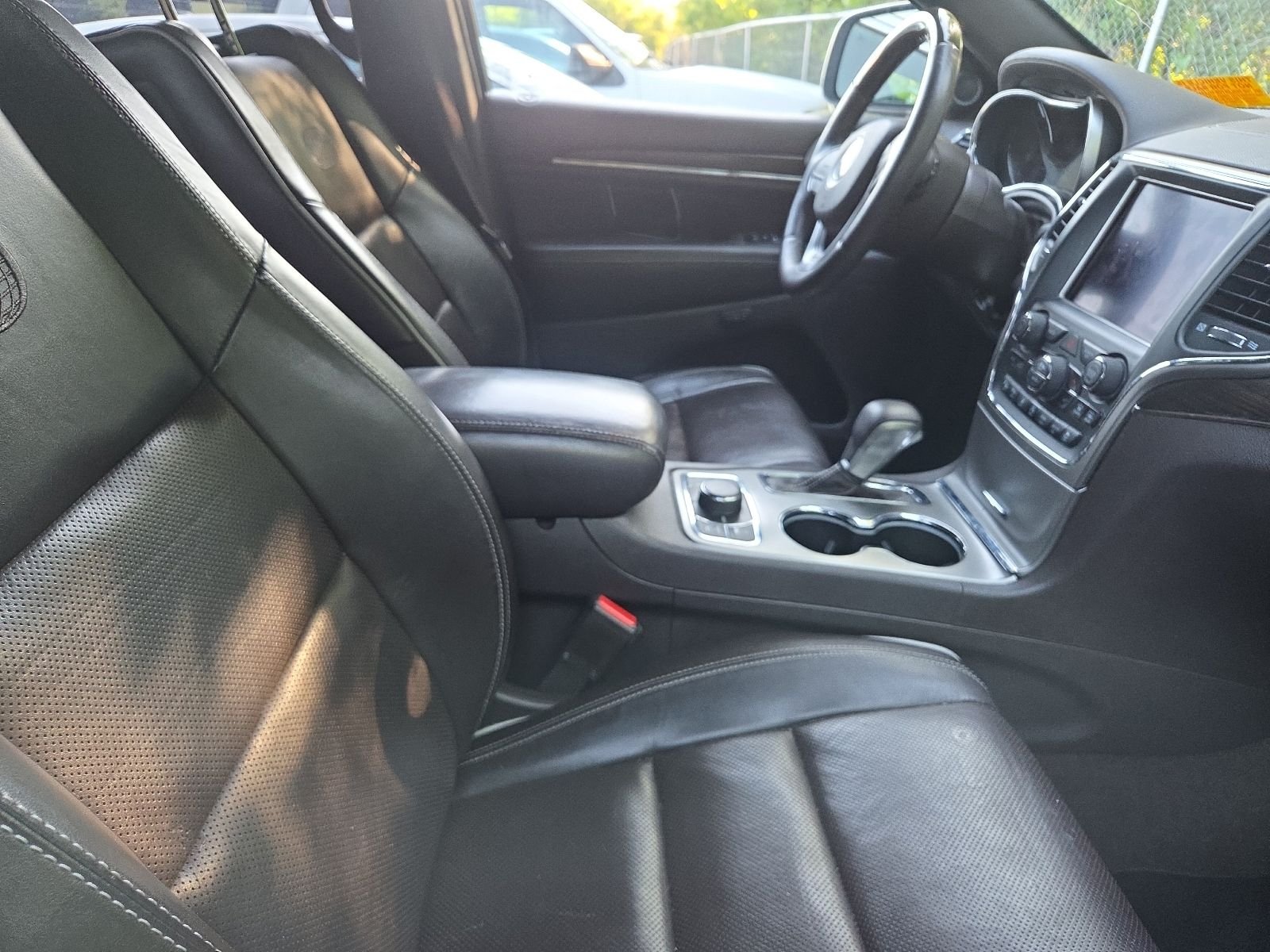 Used 2018 Bright White Clearcoat Jeep Overland image 7