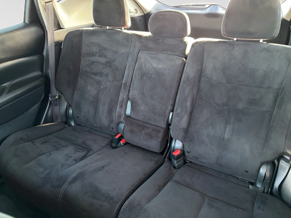 Used 2020 Black Nissan S image 10