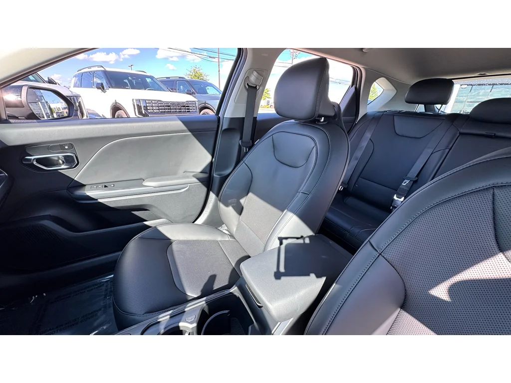 New 2026 Aurora Black Pearl Kia EX image 10