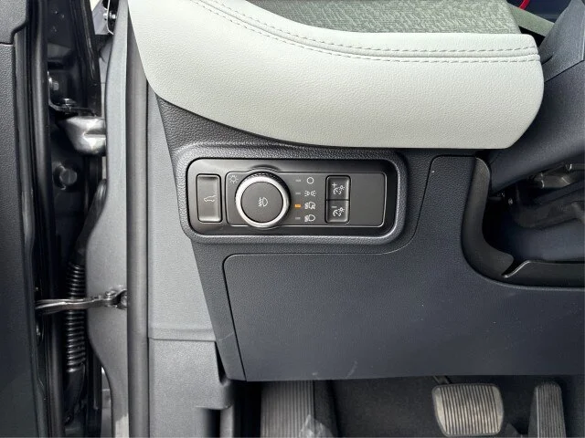 New 2026 Carbonized Gray Metallic Ford Platinum™ image 17