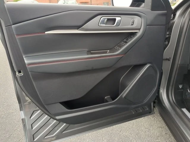 Used 2025 Gray Ford ST-Line image 12