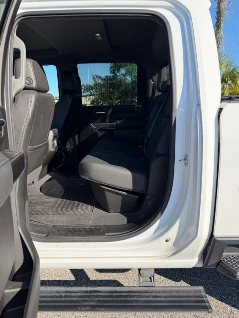 Used 2022 White Chevrolet LTZ image 4